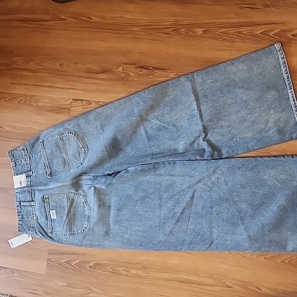 Lee High-rise Pleated Slouch Wide Leg jean - Picture 6 of 14